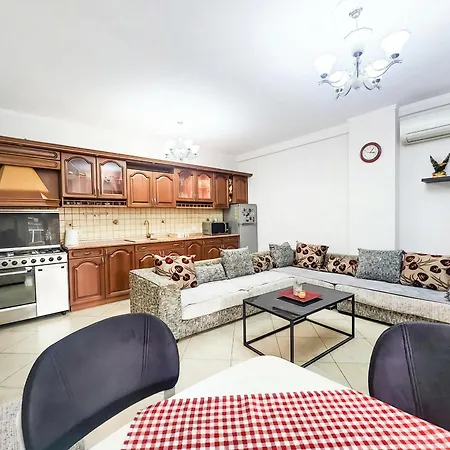 We In Center 2br 地拉那