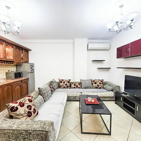 We In Center 2br 地拉那